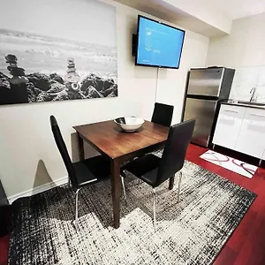 Beach Studio With Private Detached Bathroom Toronto